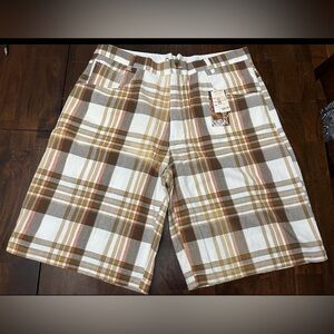 NWT Outlooks Brown Plaid Shorts Men’s Size 40